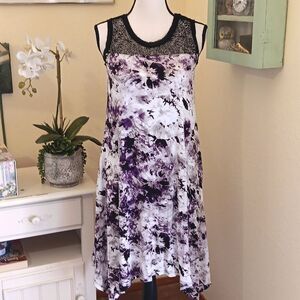 Simply Vera Vera Wang Black and Purple Lace Dress. Dark Floral. Handkerchief Hem